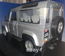 118 LAND ROVER Defender 90 SWB 1/18 4x4 Off Road Jeep