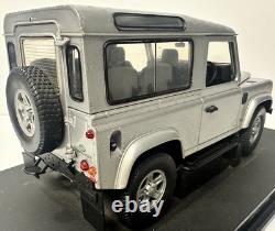 118 LAND ROVER Defender 90 SWB 1/18 4x4 Off Road Jeep