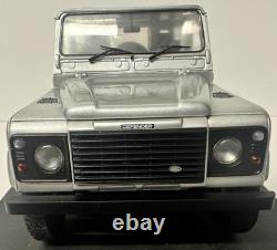118 LAND ROVER Defender 90 SWB 1/18 4x4 Off Road Jeep