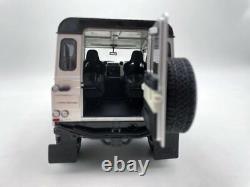 LCD 118 Land Rover Defender D90 V8 Silver Off-Road Alloy Simulation Car Model