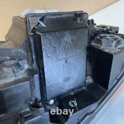 Land Rover Discovery headlight Xenon XBC500102 right off side LR3 2006