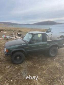 Land Rover Discovery off road truck