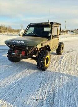 Land Rover discovery off roader