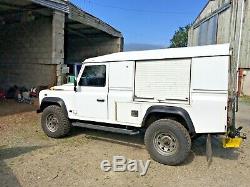 Land rover defender 110 off road