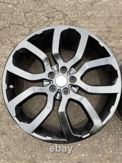 Range Rover 22 Inch Overfinch Alloy Wheel Land Rover set off 4
