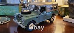 Revell Land Rover Series 3 109 Soft Top 1/18 Brand New In Box