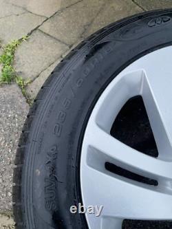 Set Of 4 Range Rover Evoque 18 Wheels And Tyres Genuine Alloys Take Offs