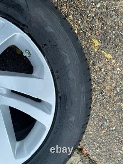 Set Of 4 Range Rover Evoque 18 Wheels And Tyres Genuine Alloys Take Offs