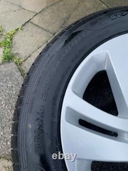 Set Of 4 Range Rover Evoque 18 Wheels And Tyres Genuine Alloys Take Offs